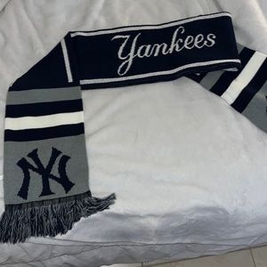 NY Yankees scarf